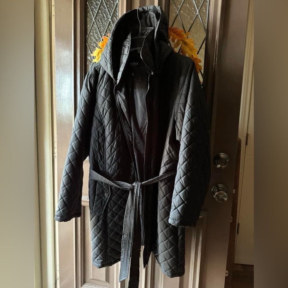 Black quilted, belted, hooded car coat. EUC